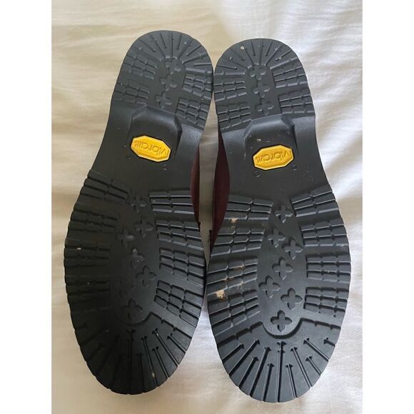 Allen Edmonds
"Duke" Pebble Leather Loafers. Size 6.5 / Excellent - Picture 11 of 11